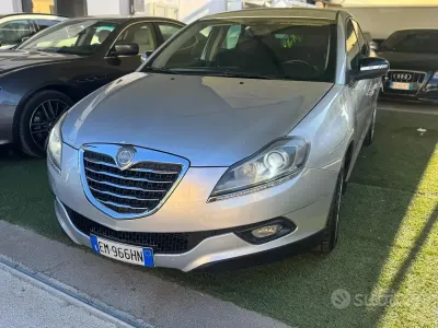 Usata Lancia Delta Silver 120 CV (88 kW) 2012 Grigio Utilitaria