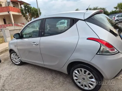 Usata Lancia Ypsilon 95 CV (69 kW) 2011 Grigio Utilitaria