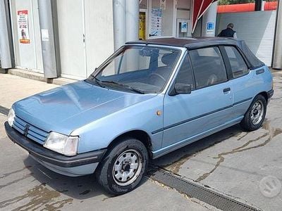Usata Peugeot 205 49 CV (36 kW) 1986 Blu/azzurro Cabrio