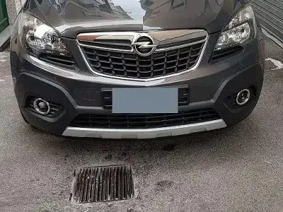 Usata Opel Mokka Cosmo 131 CV (96 kW) 2015 Marrone SUV