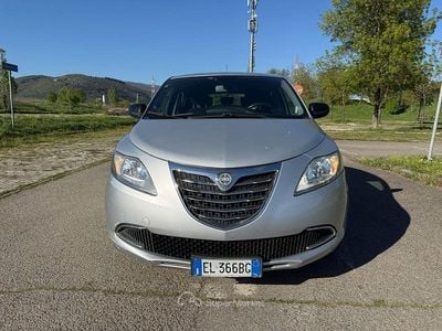 Usata Lancia Ypsilon S 69 CV (50 kW) 2011 Argento Utilitaria