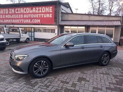 Usata Mercedes E200 Premium 160 CV (117 kW) 2023 Grigio Station wagon