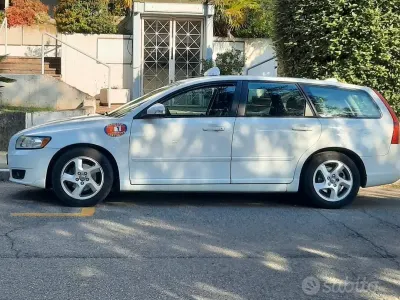 Usata Volvo V50 101 CV (74 kW) 2012 Bianco Station wagon