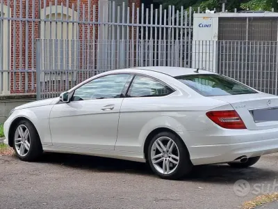 Usata Mercedes C220 170 CV (125 kW) 2014 Bianco Coupé