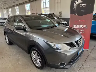 Usata Nissan Qashqai Acenta 110 CV (80 kW) 2017 Grigio SUV