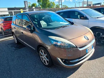 Usata Renault Scénic III Bose Edition 110 CV (80 kW) 2012 Marrone Monovolume