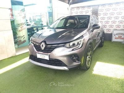 Usata Renault Captur Intens 131 CV (96 kW) 2020 Grigio SUV