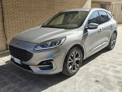 Usata Ford Kuga ST-Line 120 CV (88 kW) 2022 Grigio SUV