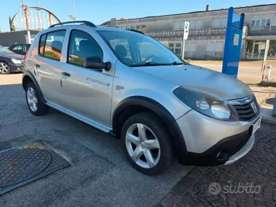 Usata Dacia Sandero 68 CV (50 kW) 2010 Grigio Station wagon