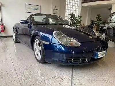 Begagnad Porsche Boxster 252 HK (185 kW) 2002 Blå Cab