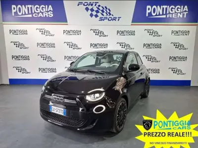 Usata Fiat 500e La Prima 42 kW (58 CV) 2025 Nero 601 Utilitaria