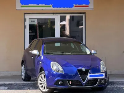 Usata Alfa Romeo Giulietta Business 120 CV (88 kW) 2019 Blu Utilitaria