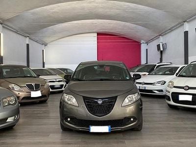 Usata Lancia Ypsilon Platinum 69 CV (50 kW) 2015 Marrone Utilitaria
