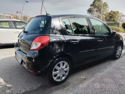 Usata Renault Clio II 75 CV (55 kW) 2010 Nero Berlina
