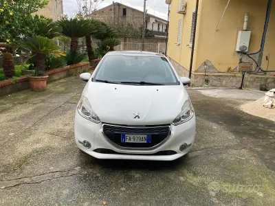 Usata Peugeot 208 95 CV (69 kW) 2017 Bianco Utilitaria