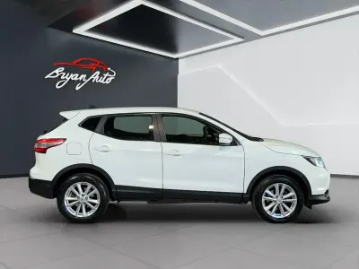 Usata Nissan Qashqai Tekna 110 CV (80 kW) 2014 Bianco SUV