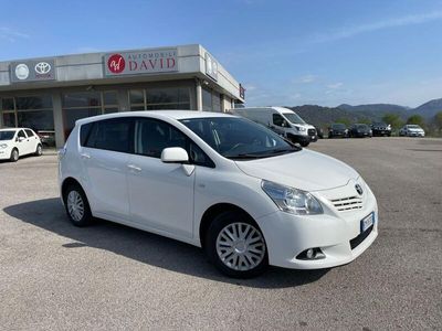 usata Toyota Verso 1.6 Active 7 posti + 4 GOMME