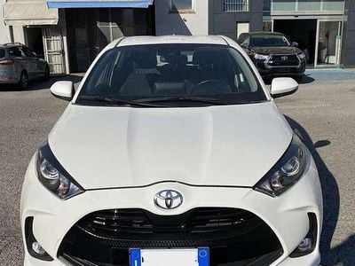 Usata Toyota Yaris Active 72 CV (52 kW) 2023 Super white [040]  pastello Utilitaria