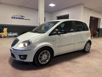 Usata Lancia Musa Gold 77 CV (56 kW) 2012 Bianco Monovolume