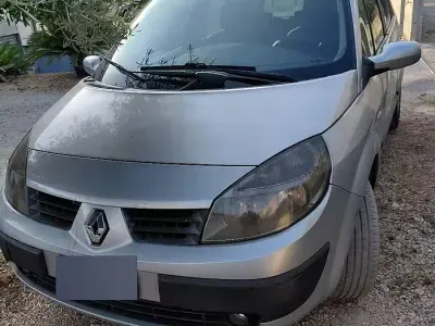 Usata Renault Scénic II 106 CV (77 kW) 2006 Grigio Monovolume