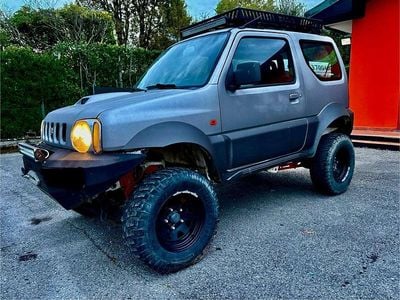 Usata Suzuki Jimny 86 CV (63 kW) 2010 Bicolor antigraf. arg/grigio SUV