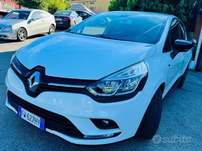 Usata Renault Clio Intens 75 CV (55 kW) 2019 Bianco Station wagon