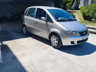 Usata Fiat Idea 69 CV (50 kW) 2005 Grigio Monovolume