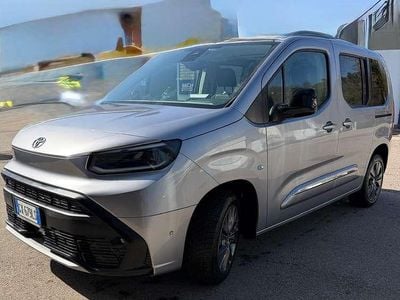Usata Toyota Proace City City 131 CV (96 kW) 2024 Grigio Monovolume