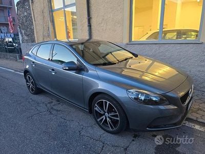 Usata Volvo V40 R-Design 120 CV (88 kW) 2016 Grigio Berlina