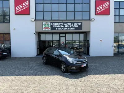 Usata Kia Rio Active 85 CV (62 kW) 2016 Nero Utilitaria