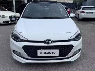 Usata Hyundai i20 75 CV (55 kW) 2017 Bianco Berlina