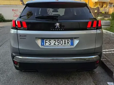Usata Peugeot 3008 131 CV (96 kW) 2019 SUV