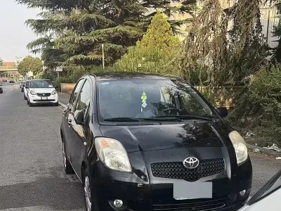 Usata Toyota Yaris 87 CV (63 kW) 2007 Nero Utilitaria