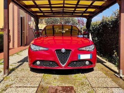 Second-hand Alfa Romeo Giulia 150 CP (110 kW) 2017 Roșu Berlinǎ