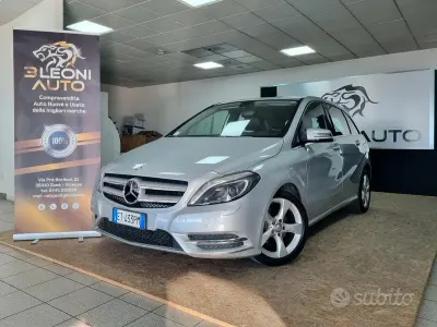 Gebraucht Mercedes B180 Executive 109 PS (80 kW) 2014 Grau Van / Kleinbus