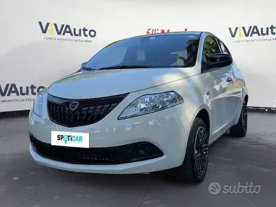 Usata Lancia Ypsilon Silver 70 CV (51 kW) 2024 Bianco Utilitaria