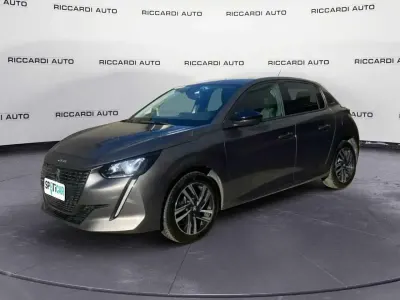 Usata Peugeot 208 Allure 101 CV (74 kW) 2023 Grigio Utilitaria