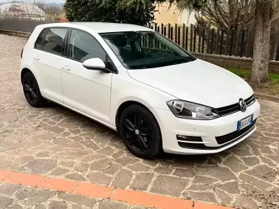 Usata VW Golf VII 110 CV (80 kW) 2014 Bianco Berlina
