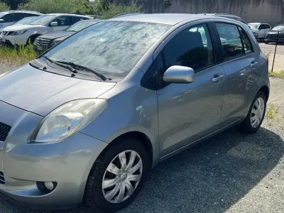 Usata Toyota Yaris Sol 87 CV (63 kW) 2008 Argento Utilitaria