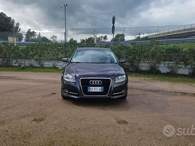 Usata Audi A3 Ambition 90 CV (66 kW) 2011 Viola Utilitaria