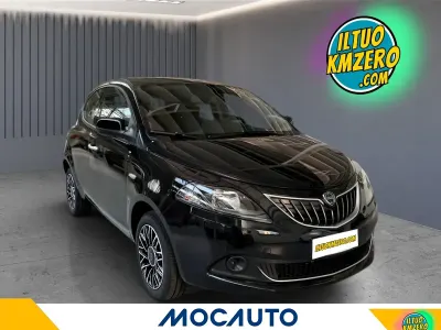 Usata Lancia Ypsilon Gold 70 CV (51 kW) 2023 Blu/azzurro Utilitaria