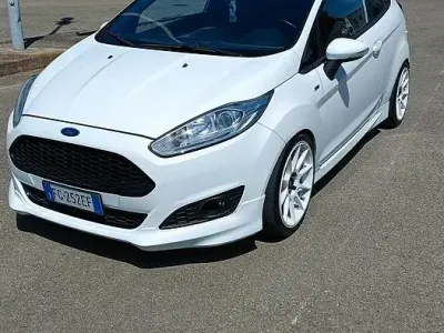 Usata Ford Fiesta ST-Line 100 CV (73 kW) 2017 Bianco Utilitaria