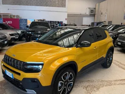 Usata Jeep Avenger EV Summit 61 kW (84 CV) 2023 Giallo SUV