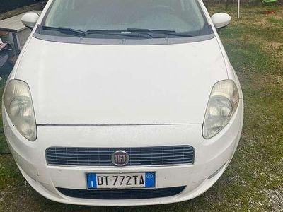 Usata Fiat Grande Punto Dynamic 77 CV (56 kW) 2009 Bianco Utilitaria