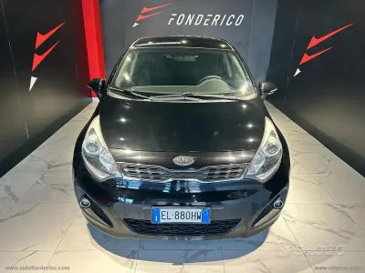 Usata Kia Rio EX 85 CV (62 kW) 2012 Nero Berlina
