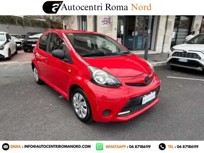 Usata Toyota Aygo Connect Style 68 CV (50 kW) 2012 Rosso Utilitaria