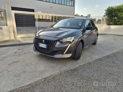 Usata Peugeot 208 Active 102 CV (75 kW) 2022 Grigio Utilitaria