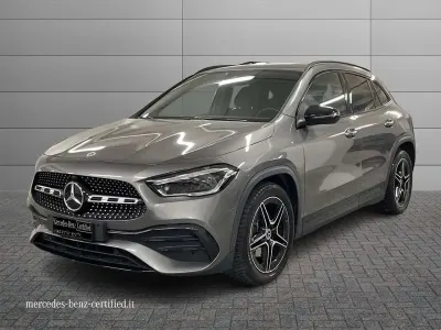 Usata Mercedes GLA200 Premium 150 CV (110 kW) 2023 Grigio montagna SUV