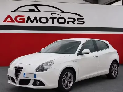 Usata Alfa Romeo Giulietta Exclusive 105 CV (77 kW) 2015 Bianco Utilitaria