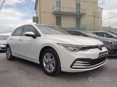 Usata VW Golf VIII Life 115 CV (84 kW) 2021 Grigio Berlina